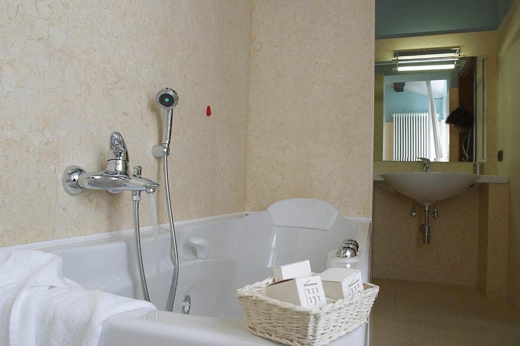 Albergo Morandi Reggio nell'Emilia Exterior foto
